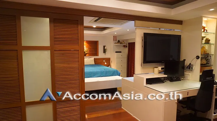  1  1 br Condominium For Sale in Silom ,Bangkok BTS Surasak at Nusa State Tower AA20462