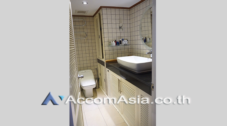9  1 br Condominium For Sale in Silom ,Bangkok BTS Surasak at Nusa State Tower AA20462