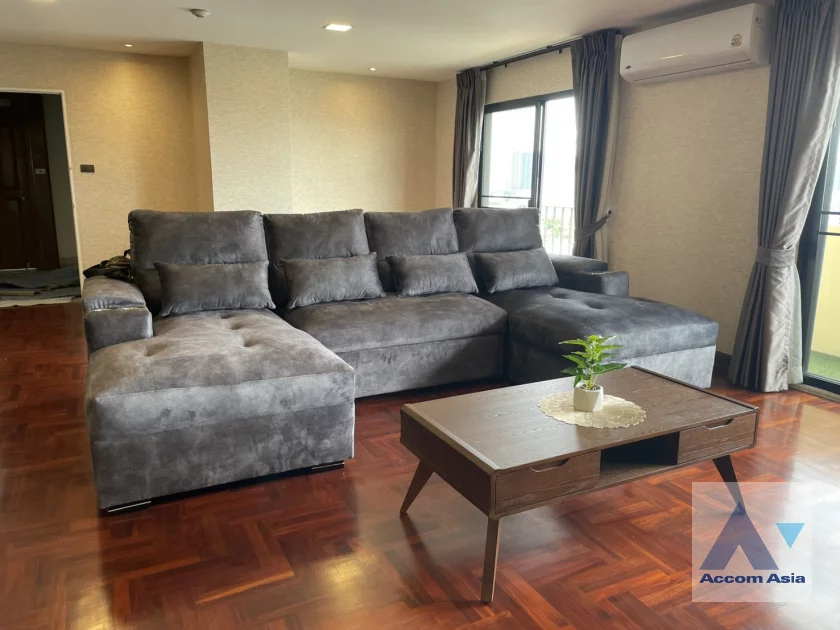 Pet friendly |  Casa Viva Condominium  3 Bedroom for Rent BTS Ekkamai in Sukhumvit Bangkok