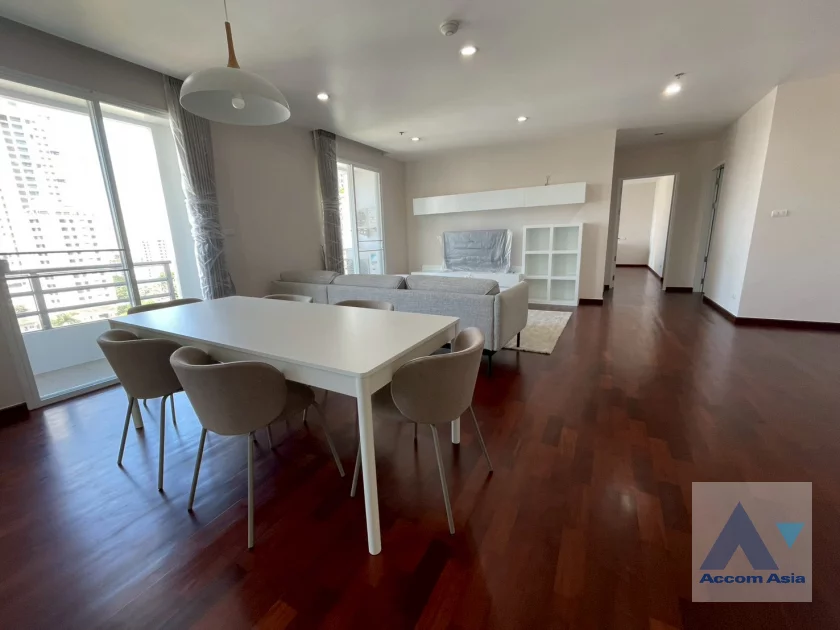 unit 2 Bedrooms  Apartment For Rent in Sukhumvit, Bangkok  near BTS Phrom Phong (AA20489)