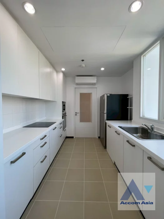 unit 2 Bedrooms  Apartment For Rent in Sukhumvit, Bangkok  near BTS Phrom Phong (AA20489)