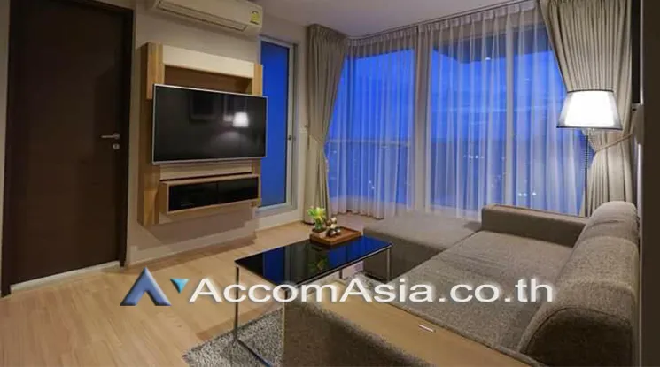 unit 2 Bedrooms  Condominium For Sale in Sathorn, Bangkok  near BTS Saphan Taksin (AA20502)