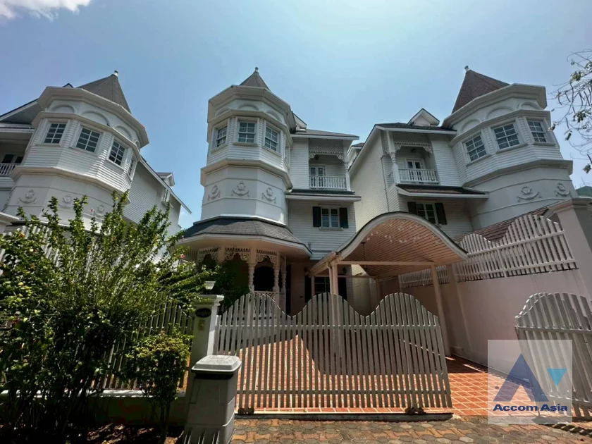 41  4 br Townhouse For Rent in Bang Na ,Bangkok BTS Bearing at Fantasia Villa 2 AA20518