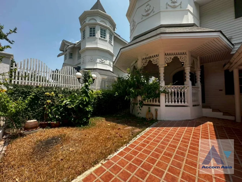  2  4 br Townhouse For Rent in Bang Na ,Bangkok BTS Bearing at Fantasia Villa 2 AA20518