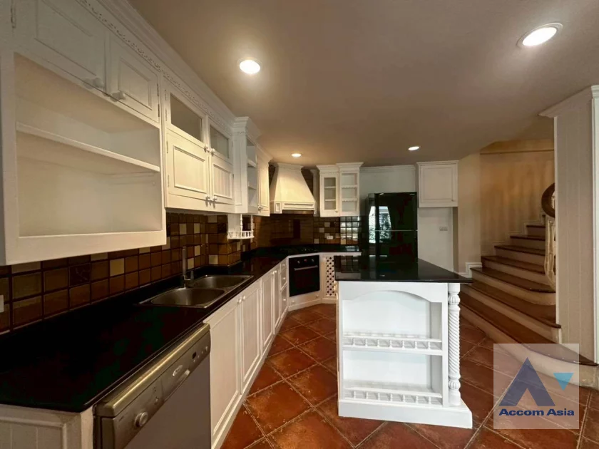 11  4 br Townhouse For Rent in Bang Na ,Bangkok BTS Bearing at Fantasia Villa 2 AA20518