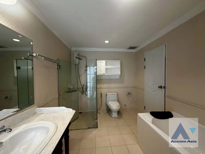 25  4 br Townhouse For Rent in Bang Na ,Bangkok BTS Bearing at Fantasia Villa 2 AA20518