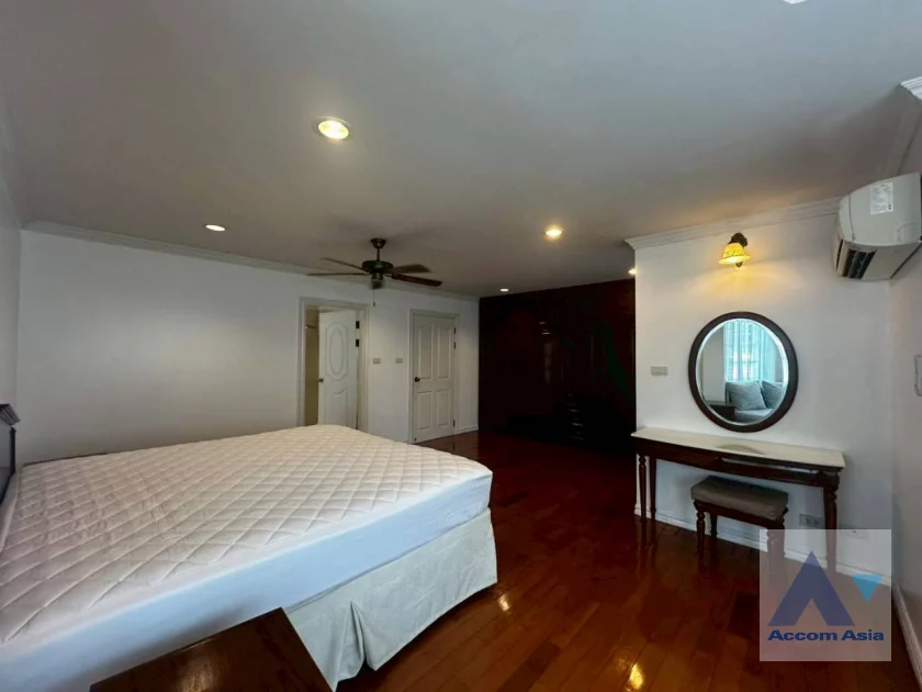 27  4 br Townhouse For Rent in Bang Na ,Bangkok BTS Bearing at Fantasia Villa 2 AA20518
