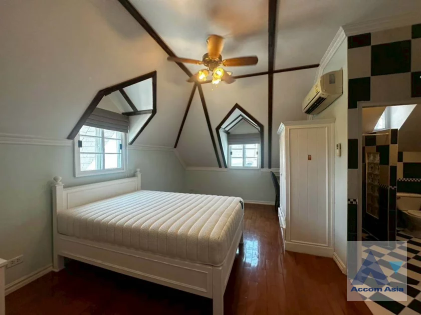 30  4 br Townhouse For Rent in Bang Na ,Bangkok BTS Bearing at Fantasia Villa 2 AA20518