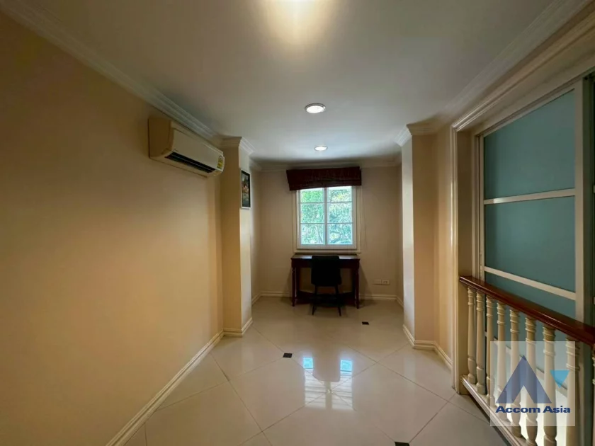 33  4 br Townhouse For Rent in Bang Na ,Bangkok BTS Bearing at Fantasia Villa 2 AA20518