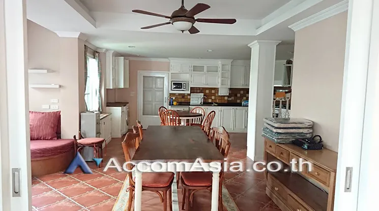 unit 4 Bedrooms  Townhouse For Rent & Sale in Bang Na, Bangkok  near BTS Bearing (AA20518)