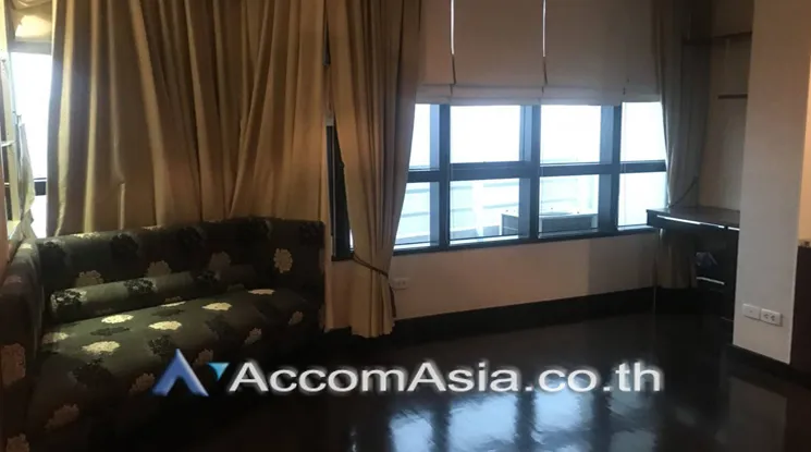 unit 2 Bedrooms  Condominium For Sale in Ploenchit, Bangkok  near BTS Chitlom (AA20531)