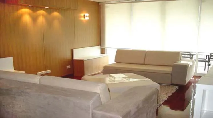 unit 1 Bedroom  Condominium For Rent & Sale in Ploenchit, Bangkok  near BTS Chitlom (21249)