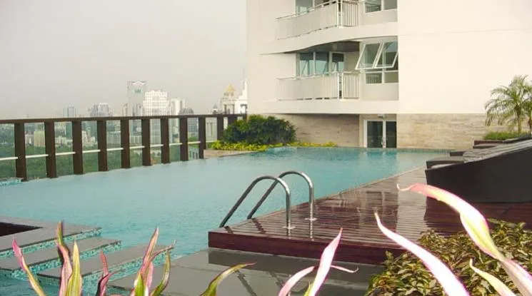 unit 1 Bedroom  Condominium For Rent & Sale in Ploenchit, Bangkok  near BTS Chitlom (21249)