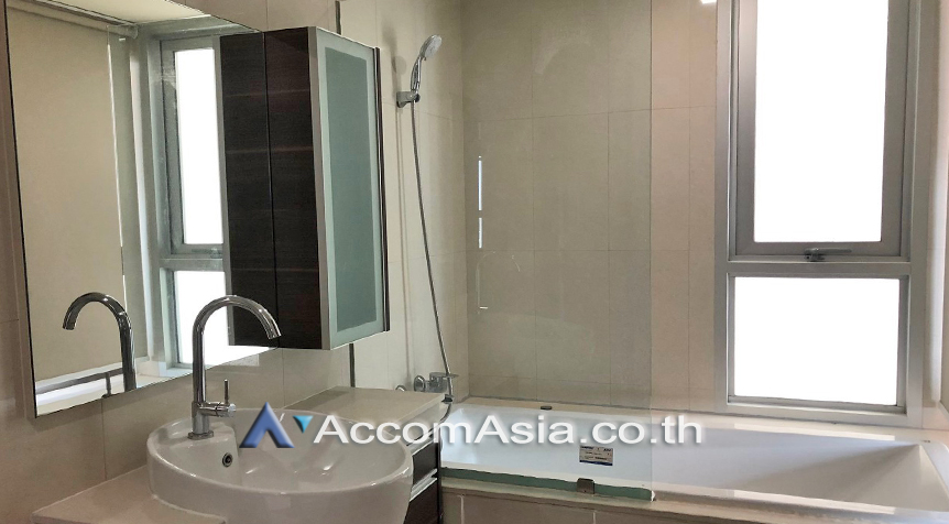 8  2 br Condominium For Rent in Sukhumvit ,Bangkok BTS Phra khanong at Sky Walk Condominium AA20643