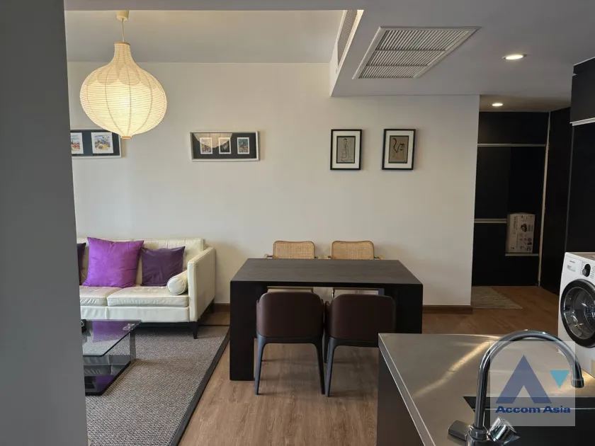 unit 2 Bedrooms  Condominium For Rent in Sukhumvit, Bangkok  near BTS Phrom Phong (AA20654)