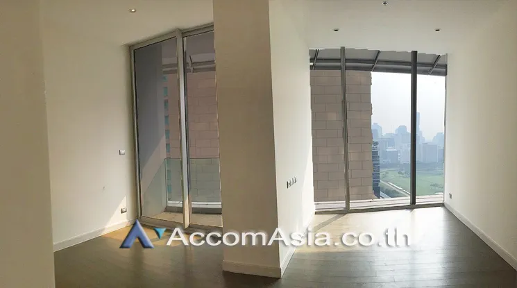 unit 1 Bedroom  Condominium For Sale in Ploenchit, Bangkok  near BTS Ratchadamri (AA20694)