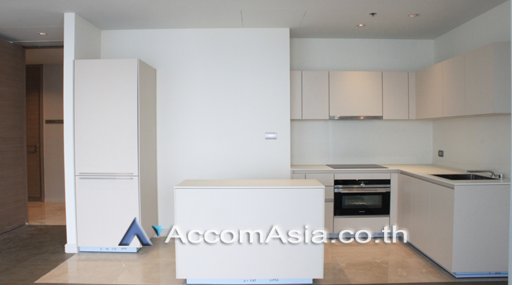 5  2 br Condominium For Sale in Ploenchit ,Bangkok BTS Ratchadamri at Magnolias Ratchadamri Boulevard AA20696