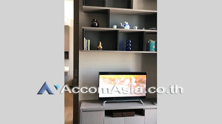 unit 1 Bedroom  Condominium For Rent in Silom, Bangkok  near BTS Surasak (AA20732)