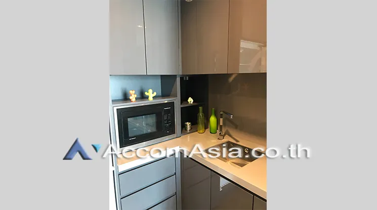 unit 1 Bedroom  Condominium For Rent in Silom, Bangkok  near BTS Surasak (AA20732)
