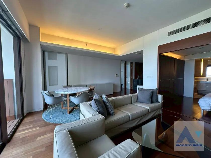 unit 1 Bedroom  Condominium For Rent & Sale in Ploenchit, Bangkok  near BTS Ratchadamri (AA20833)