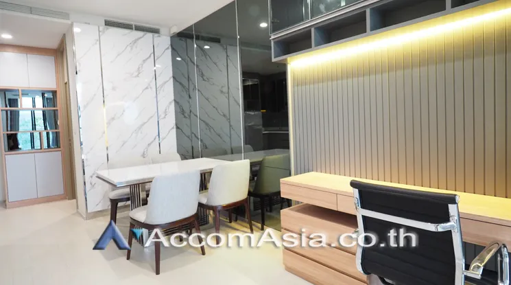 unit 1 Bedroom  Condominium For Rent in Ploenchit, Bangkok  near BTS Ploenchit (AA20875)