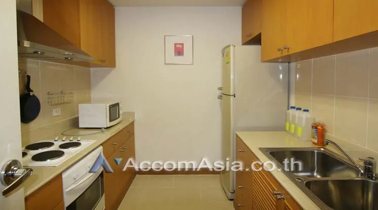 unit 1 Bedroom  Condominium For Rent in Ploenchit, Bangkok  near BTS Chitlom (AA20891)