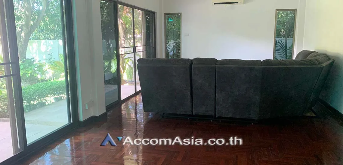unitPrivate Swimming Pool |  5 Bedrooms  House For Rent in Pattanakarn, Bangkok  near BTS On Nut (AA20906)