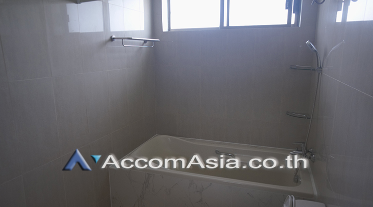 18  5 br House For Rent in Pattanakarn ,Bangkok BTS On Nut at Panya Pattanakarn Village AA20906