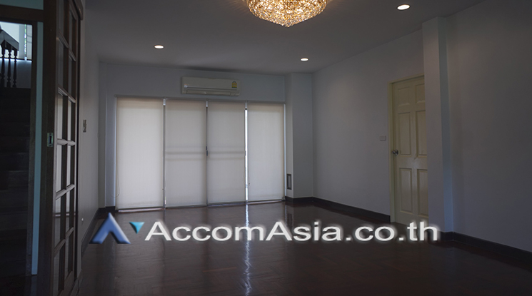 14  5 br House For Rent in Pattanakarn ,Bangkok BTS On Nut at Panya Pattanakarn Village AA20906