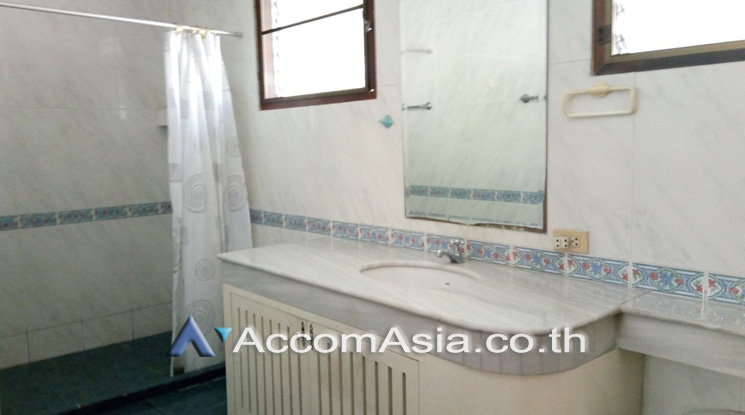 8  2 br House For Rent in Phaholyothin ,Bangkok BTS Ari AA20919