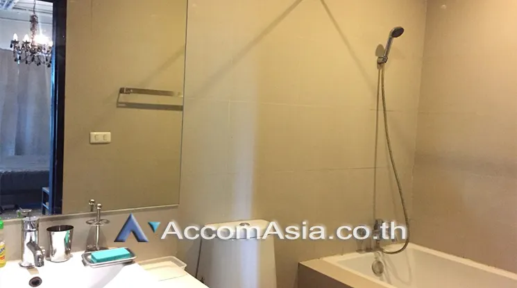 unit 1 Bedroom  Condominium For Rent & Sale in Sukhumvit, Bangkok  near BTS Ekkamai (AA20966)