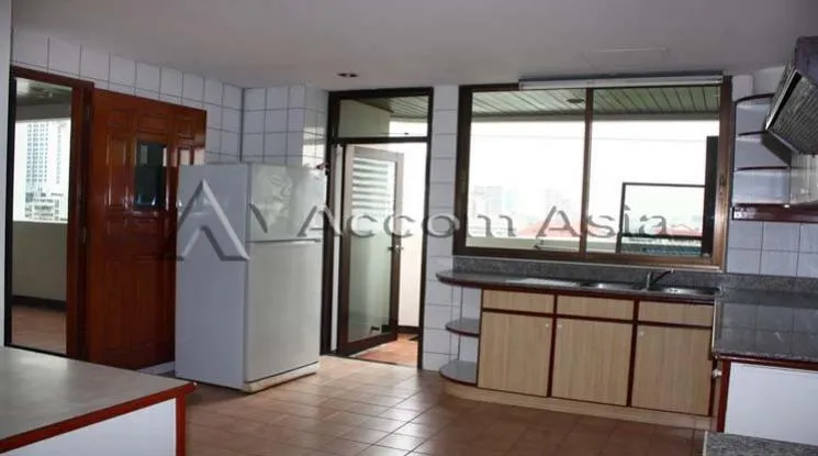 unitPet friendly |  3 Bedrooms  Apartment For Rent in Sukhumvit, Bangkok  near MRT Sukhumvit - BTS Asok (10315)