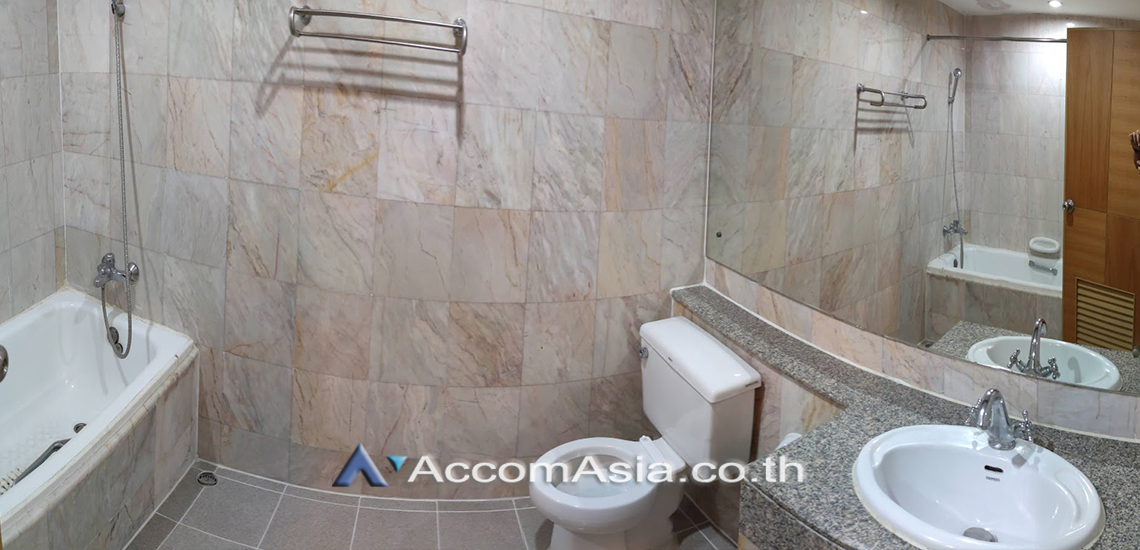 13  3 br Apartment For Rent in Sathorn ,Bangkok MRT Khlong Toei at Low rise Building AA21001