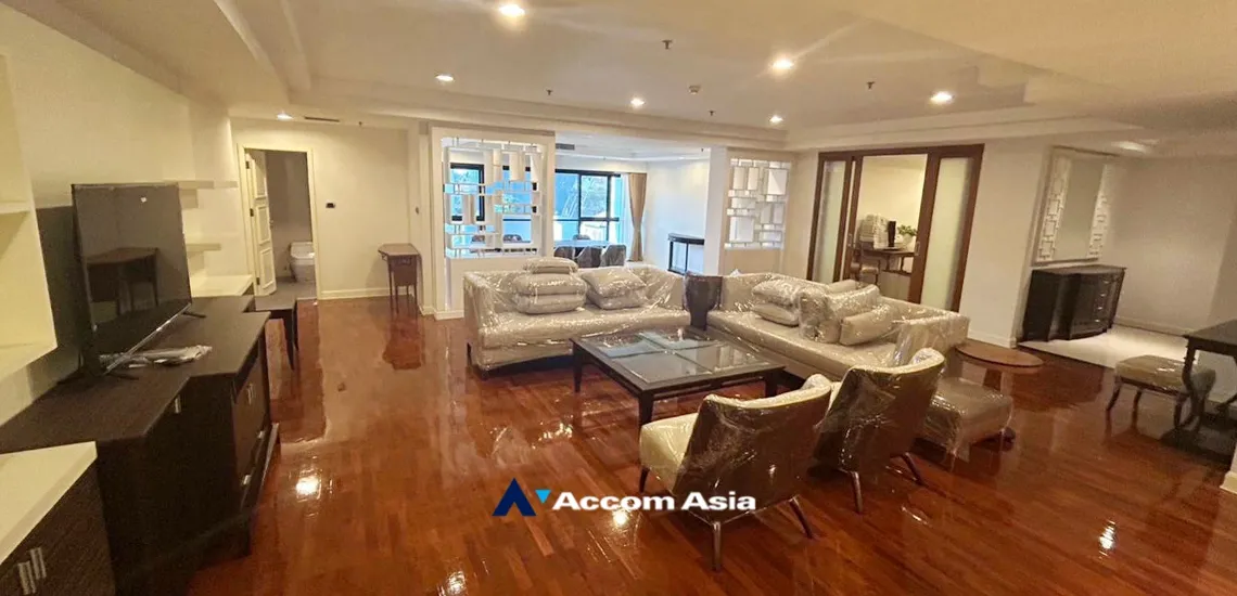 unitHuge Terrace |  3 Bedrooms  Apartment For Rent in Sukhumvit, Bangkok  near BTS Thong Lo (AA21022)