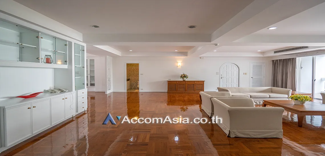  1  3 br Apartment For Rent in Sukhumvit ,Bangkok BTS Nana at Easy to access BTS and MRT AA21040