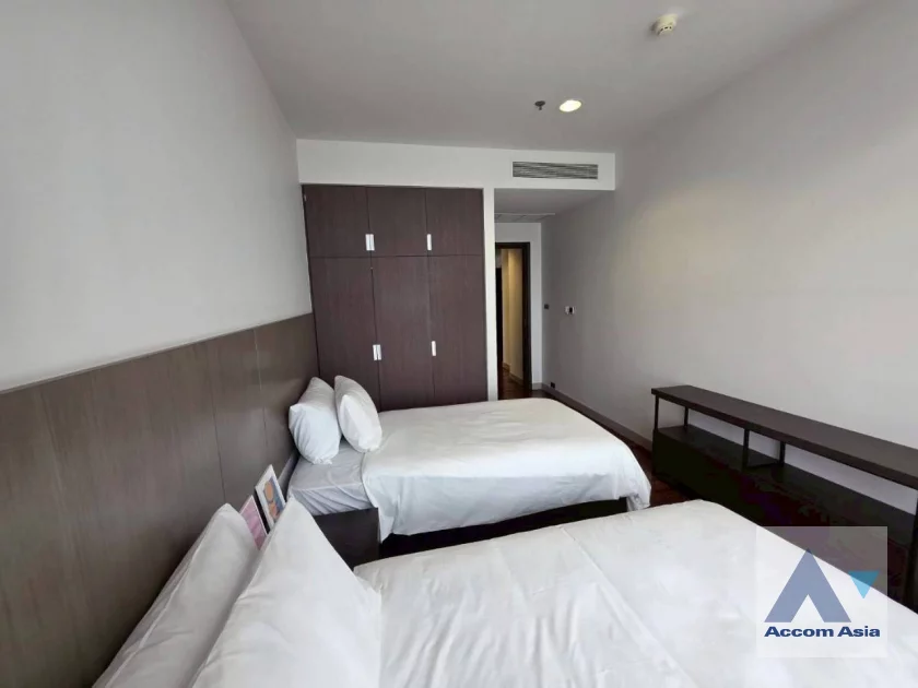 17  4 br Apartment for rent and sale in Sukhumvit ,Bangkok  at Modern Apartment AA21056