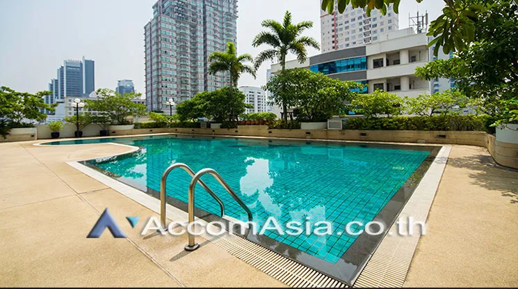 unit 3 Bedrooms  Apartment For Rent in Sukhumvit, Bangkok  near BTS Phrom Phong (AA21068)