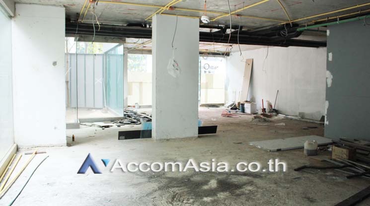 4  Studio Retail / Showroom For Rent in Ratchadaphisek ,Bangkok  AA21099