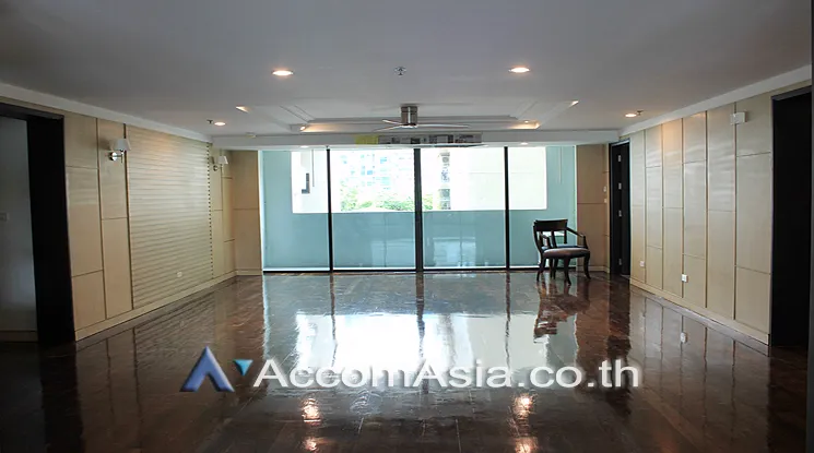 unitPet friendly |  3 Bedrooms  Apartment For Rent in Sukhumvit, Bangkok  near BTS Nana (10317)