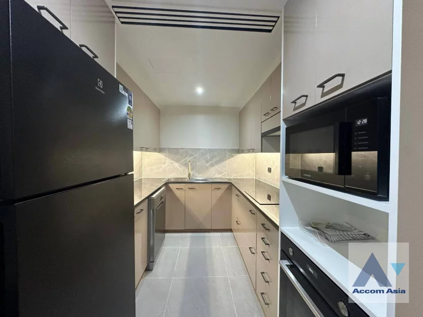 7  3 br Apartment For Rent in Sathorn ,Bangkok MRT Lumphini - BTS Sala Daeng at Children Dreaming Place - Garden AA21290