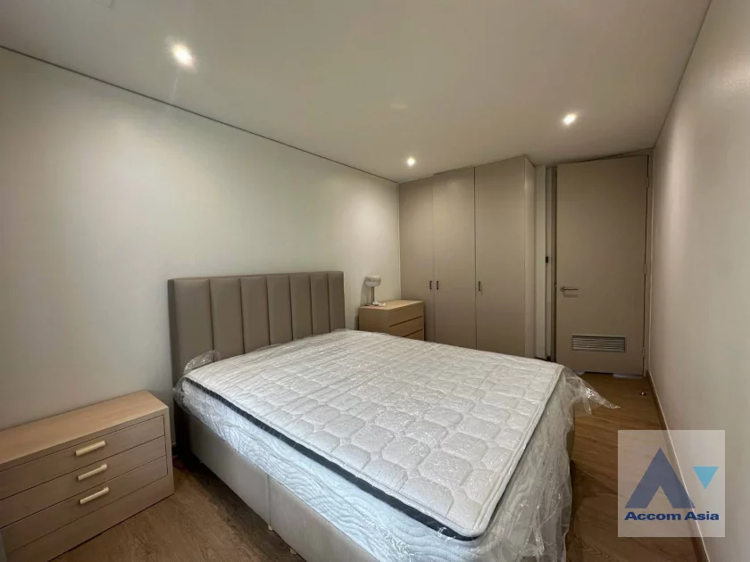 11  3 br Apartment For Rent in Sathorn ,Bangkok MRT Lumphini - BTS Sala Daeng at Children Dreaming Place - Garden AA21290