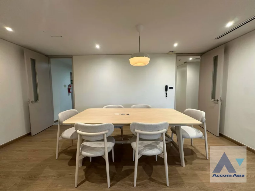 4  3 br Apartment For Rent in Sathorn ,Bangkok MRT Lumphini - BTS Sala Daeng at Children Dreaming Place - Garden AA21290