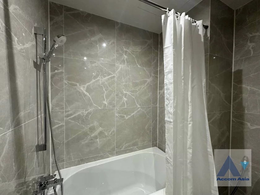 17  3 br Apartment For Rent in Sathorn ,Bangkok MRT Lumphini - BTS Sala Daeng at Children Dreaming Place - Garden AA21290