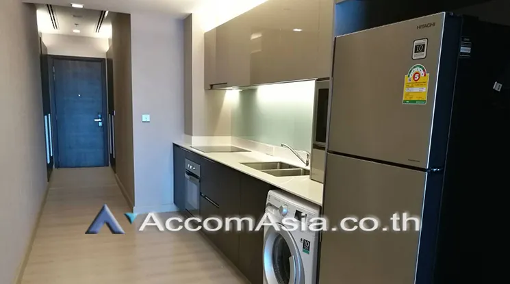 unit 3 Bedrooms  Condominium For Rent in Phaholyothin, Bangkok  near BTS Saphan-Kwai (AA21382)