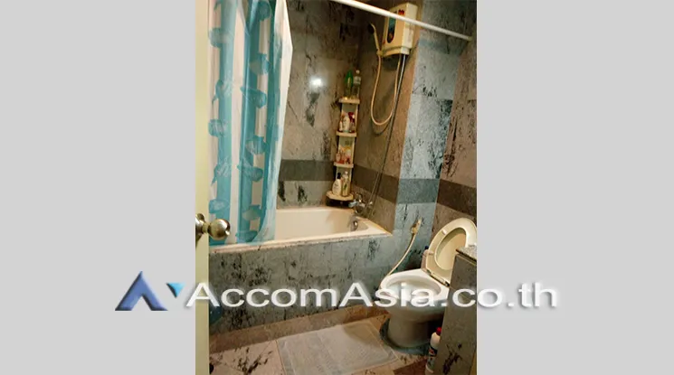 unit 1 Bedroom  Condominium For Sale in Ploenchit, Bangkok  near BTS Ploenchit (AA21414)