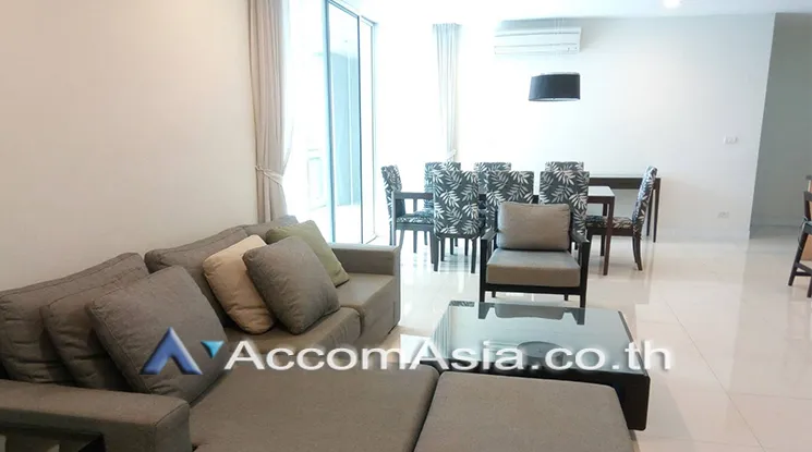 unit 4 Bedrooms  Apartment For Rent in Sukhumvit, Bangkok  near BTS Ekkamai (AA21416)