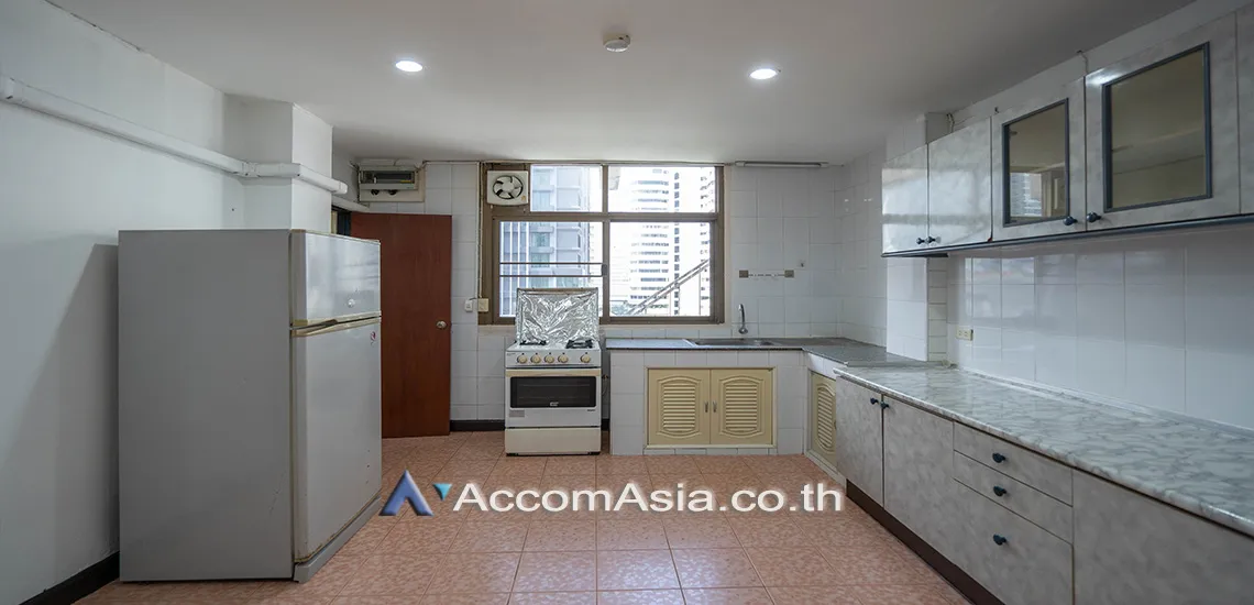 unitPet friendly |  3 Bedrooms  Apartment For Rent in Sukhumvit, Bangkok  near BTS Nana (AA21420)