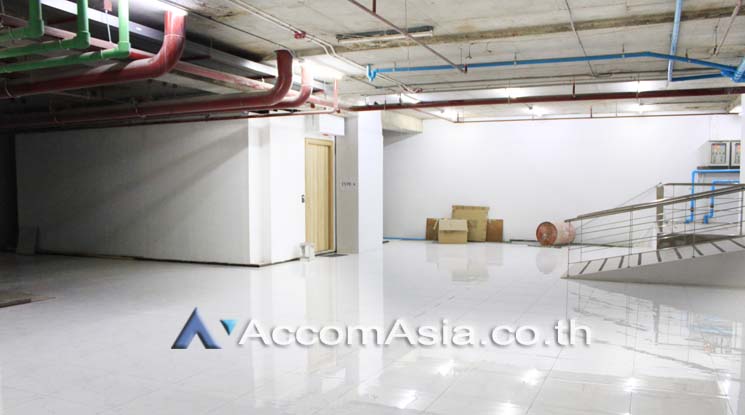5  Retail / Showroom For Rent in Sukhumvit ,Bangkok BTS Phrom Phong at US Tower AA21437