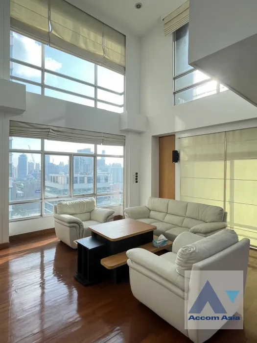 Duplex Condo, Pet friendly condominium for rent in Ploenchit, Bangkok Code AA21473
