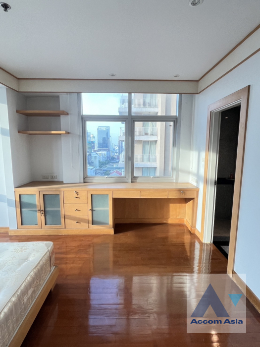 18  2 br Condominium For Sale in Ploenchit ,Bangkok BTS Chitlom at Grand Langsuan AA21473